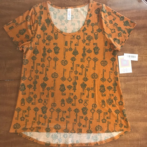 LuLaRoe Tops - LuLaRoe Short Sleeve Shirt